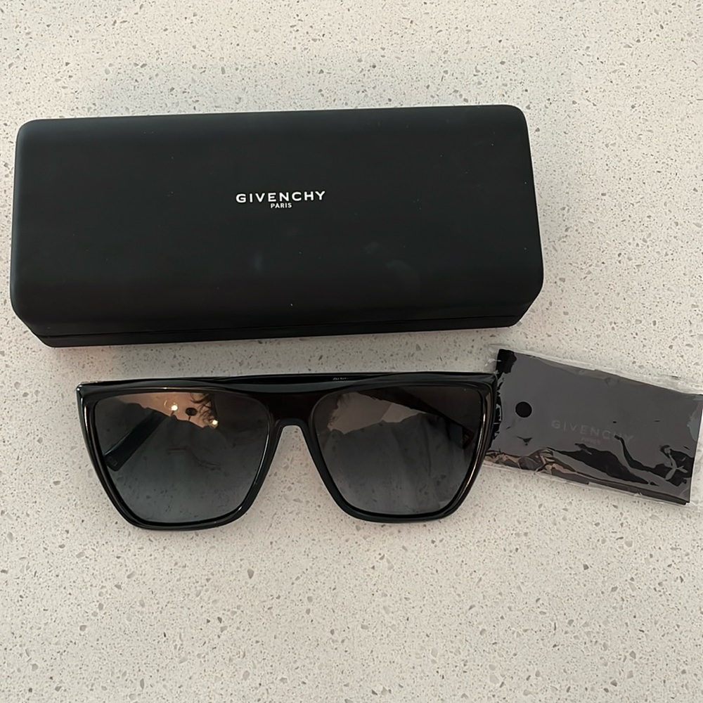 Givenchy Rectangular Sunglasses GV 7181/S